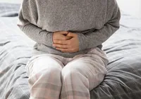 Jovem descobre câncer ao confundir dor abdominal com cólica imagem