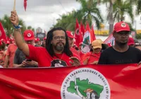 Kleber Rosa: eleger Flávio Bolsonaro é "entregar o Brasil a Trump" imagem