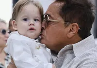 Leonardo dá bebida alcoólica ao neto de 1 ano e gera polêmica na web