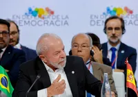 Lula diz que extremismo vai disputar eleição outra vez no Brasil