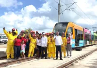 Lula e Jerônimo vistoriam obras do VLT de Salvador e autorizam expansão do modal