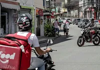 Lula revoga curso obrigatório e idade mínima de 21 anos para motoboys