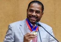 Márcio Marinho é condecorado com Comenda 2 de Julho na ALBA