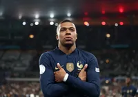 Mbappé pode entrar para a história francesa no jogo contra o Brasil imagem