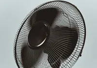 Menina de 1 ano morre ao tomar choque em fio de ventilador na Bahia