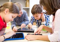 Minecraft x Roblox: escolas e famílias usam jogos eletrônicos como aliados da educação