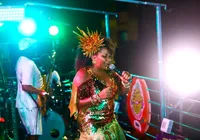 Ministra se apresenta em bloco de empresa beneficiada por Lei Rouanet