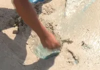 Moradores denunciam suspeita de contaminação em praia de Salvador
