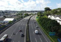 Motociclista morre após colisão com caminhão na BR-324 imagem