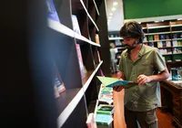 Muito além dos best-sellers: os tesouros das pequenas editoras na Bienal