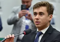 Nikolas Ferreira entra em discussão e ofende filho de Bolsonaro; veja imagem