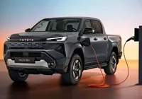 O fim do diesel? Conheça a nova Toyota Hilux elétrica de 197 cv imagem