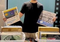 Por que a nova geração de Salvador está trocando o streaming pelo disco de vinil? imagem