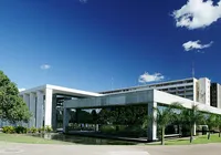 Professor é condenado por falar sobre seios de adolescente: "Grandões"