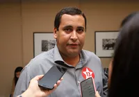 PT diz que veto a supersalários expõe diferença entre Lula e Bolsonaro