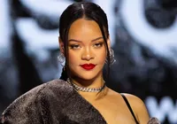 Rihanna abandona a própria casa após atentado a tiros imagem