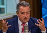 Rui Costa acusa Flávio Bolsonaro de entregar Brasil aos EUA