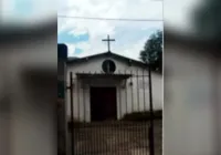 Sacrilégio? Traficantes transformam igreja em “boca de fumo” imagem