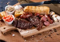 Saiba quais são as seis carnes que você precisa evitar no churrasco imagem