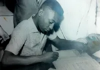 Santos celebra 69 anos do primeiro contrato de Pelé; confira o salário imagem