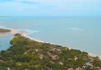 Sem carros e com ruas de areia, conheça a vila que encanta pela essência original