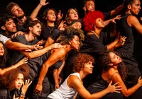 Sem uma única fala, espetáculo baiano desafia o teatro tradicional em Salvador