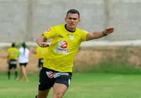 Sem VAR, jogo do Vitória terá árbitro estreante e pivô de polêmica imagem
