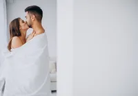 Sexo entre amigos fortalece a união; veja o que diz a ciência imagem