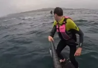 Surfista é perseguido por tubarão por mais de 3 km