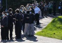 Surto de meningite mata dois na Inglaterra e liga alerta para brasileiros na Europa