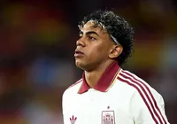 Torcida espanhola comete islamofobia e é repreendida por Yamal imagem
