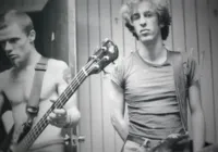 Trágica história do Red Hot Chili Peppers é resgatada em doc da Netflix imagem