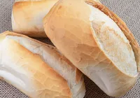 Truque com pão francês promete deixar grelhas e fogões brilhando imagem