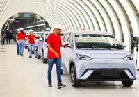 Um carro por minuto e 800 por dia: BYD comemora resultados na Bahia