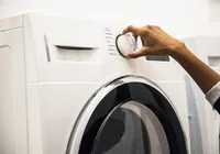 Usar máquina de lavar em horário inadequado pode gerar multa de até R$ 10 mil