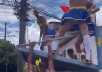 Vídeo: integrantes de “baba de saia” destroem ponto ônibus em Salvador