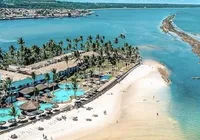 Vila na Bahia encanta turistas com águas mornas e opções de lazer imagem