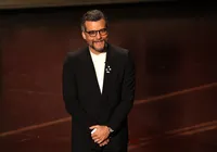 Wagner Moura e brasileiros brilham no tapete vermelho do Oscar