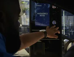 Kiss & Fly: projeto que pode proibir cobrança no aeroporto tem data para ser votado - Imagem