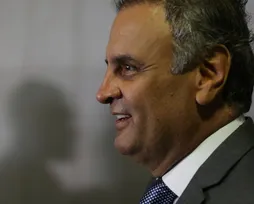 Após desgaste de Flávio, PSDB avalia lançar Aécio Neves à Presidência - Imagem
