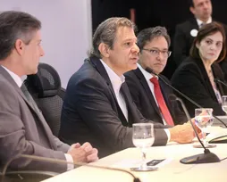 Fernando Haddad cede à pressão e vai disputar eleição em São Paulo - Imagem