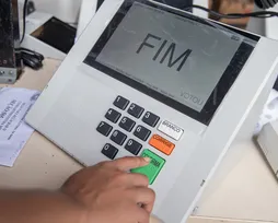 Janela partidária 2026: veja lista de deputados que trocaram de partidos - Imagem