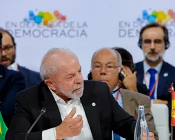 Lula diz que extremismo vai disputar eleição outra vez no Brasil - Imagem
