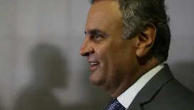 Após desgaste de Flávio, PSDB avalia lançar Aécio Neves à Presidência