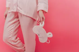 Aeroporto incita proibição de pessoas de pijamas durante voos - Imagem