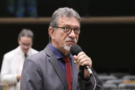 Afonso Florence acusa oposição de travar fim da escala 6x1: “Esforço do governo Lula” - Imagem