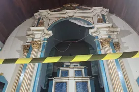 Altar de igreja histórica é interditado por risco de desabamento na Bahia - Imagem