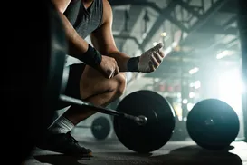 Aluno ganha bolada após ser advertido por usar short em academia - Imagem