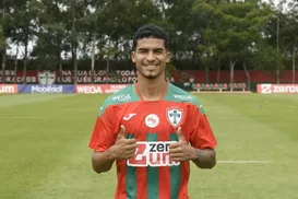 Alvo do Vitória recebe proposta de gigante da Série A e agita janela - Imagem