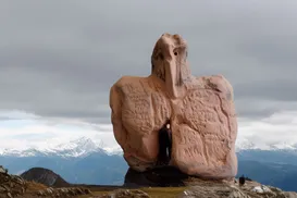 Artista baiana explora o imperfeito em esculturas únicas - Imagem